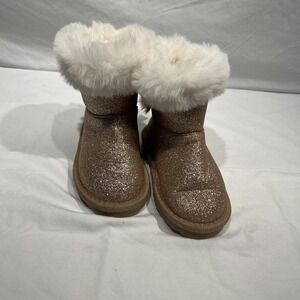 Primark girl fashion boots with fur edge, size 9‎ Tan gold Color